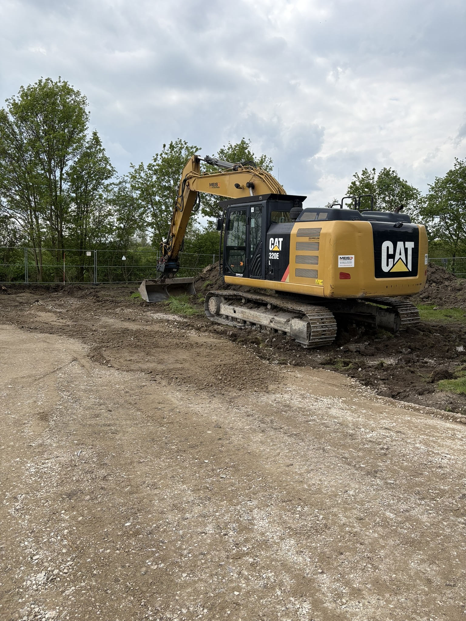 Caterpillar 320E – Bild 2